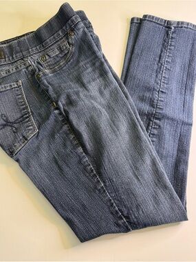 Denizen from Levi's Women's Straight Leg Jeans in Medium Blue Wash Sz 14M